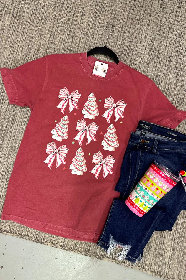 JL Franklins Necklaces Multi Christmas Tree Cake Graphic Tee Brick