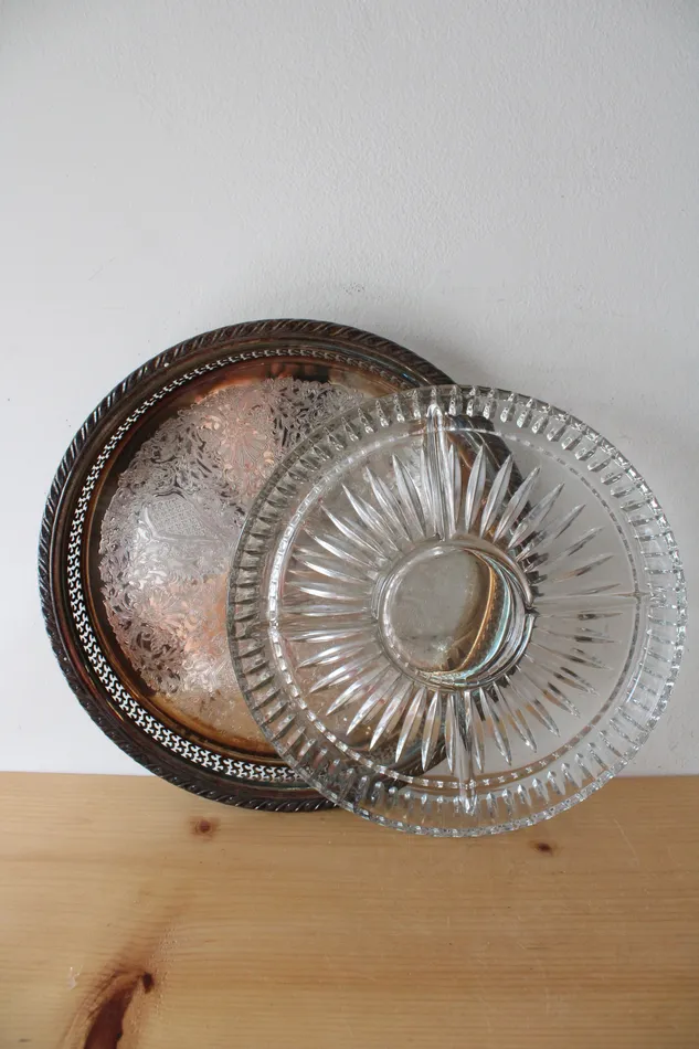 Jubilee Thrift Rings Etched Silver Charger Plate Clear Glass Divided Platter Insert Set