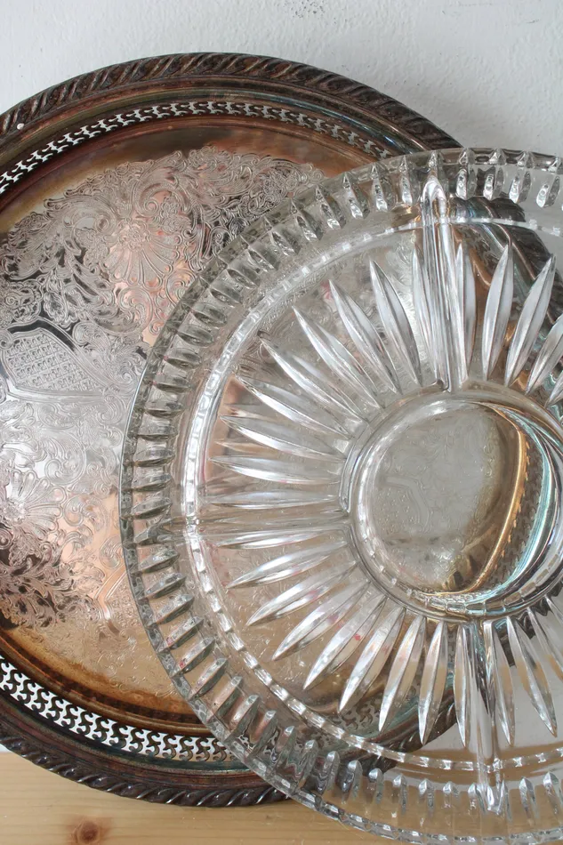 Jubilee Thrift Rings Etched Silver Charger Plate Clear Glass Divided Platter Insert Set