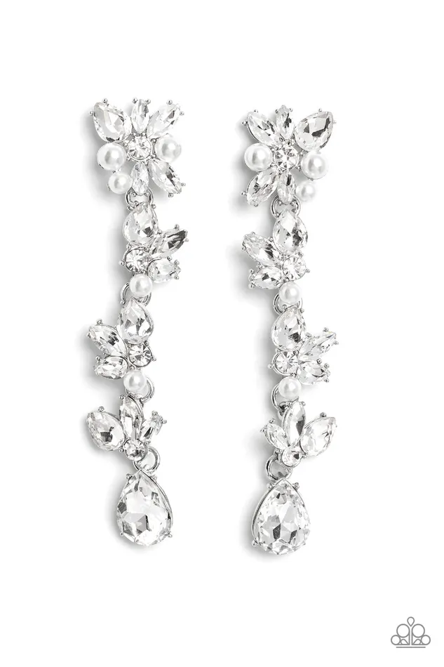 LIGHT at the Opera White Paparazzi Accessories Necklaces