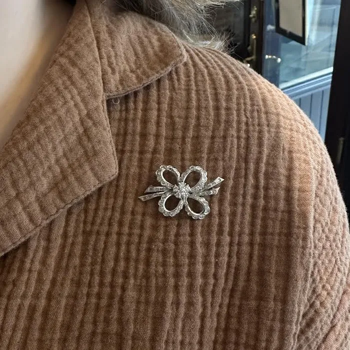 OTC Necklaces 1950s Platinum 200 CTW Diamond Bow Brooch