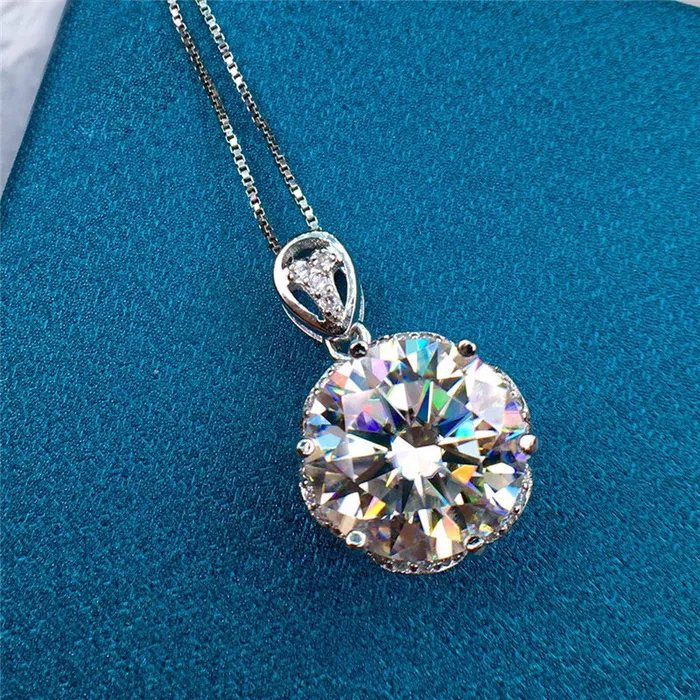 5 Carat D Color Round Cut Subtle Halo Certified VVS Moissanite Necklace Leyloon Jewelry Necklaces