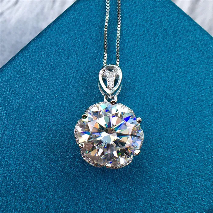 5 Carat D Color Round Cut Subtle Halo Certified VVS Moissanite Necklace Leyloon Jewelry Necklaces