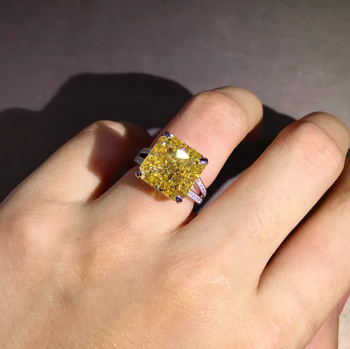 6 Carat Radiant Cut Moissanite Ring Vivid Yellow VVS 4 Prong Beadset Split Shank Leyloon Jewelry Rings