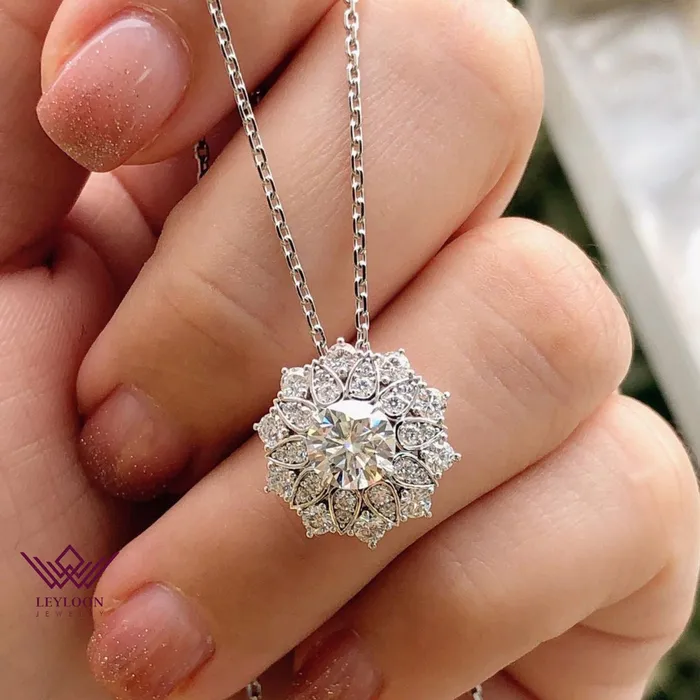 8 CTW Round Cut Sunflower Halo VVS Moissanite Necklace D Color Leyloon Jewelry Necklaces