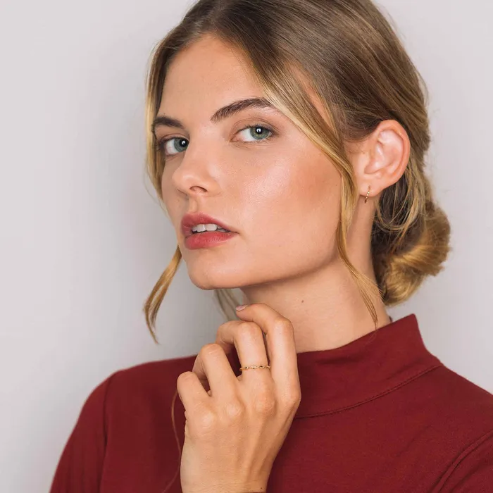 Earrings fejn PWD tiny twisted hoop solid gold