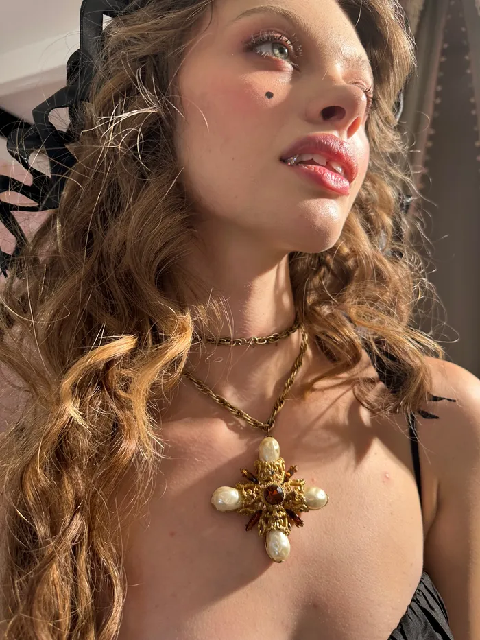 Earrings Glitter Hart Fangs Stonehart Jewelry