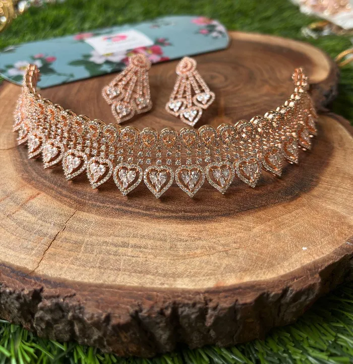 Illusion Setting Heart Choker Attrangi Necklaces
