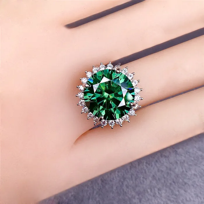 Leyloon Jewelry Rings 10 Carat Green Round Cut 4 Prong Star Burst Certified VVS Moissanite Ring