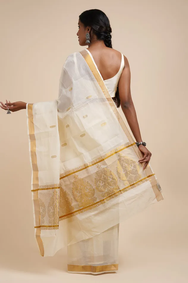 Rings Teejh Teejh Arandhini White and Gold Kerala Cotton Kasavu Saree