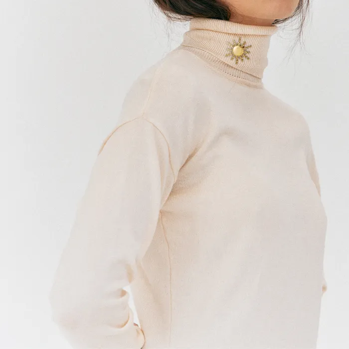 Suri Sun Brooch Ellie Vail Earrings