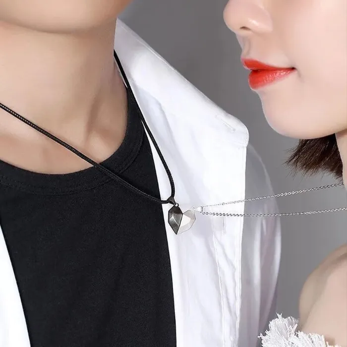 worldnetgifts Necklaces Personalized Magnetic Heart Necklace