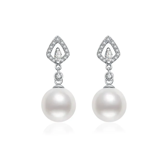 18K Akoya Hanadama Pearl Earrings KE00088 DESIRE Pearly Lustre Earrings