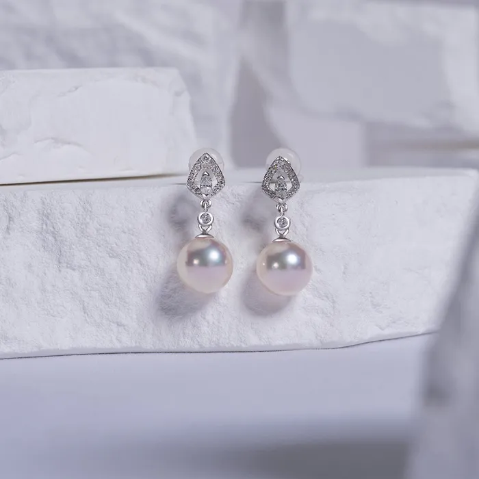 18K Akoya Hanadama Pearl Earrings KE00088 DESIRE Pearly Lustre Earrings