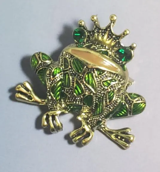 alice Necklaces F26 Gold Green Frog with Crown Fashion Pin