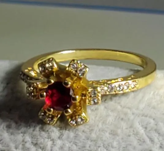 alice Rings R630 Gold Red Gem Rhinestone Ring