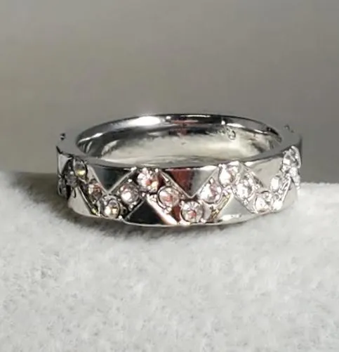 alice Rings R97 Silver Zigzag Rhinestone Band Ring