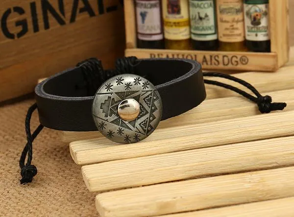 Bracelets 01 B499 Black with Silver Aztec Design Leather Bracelet