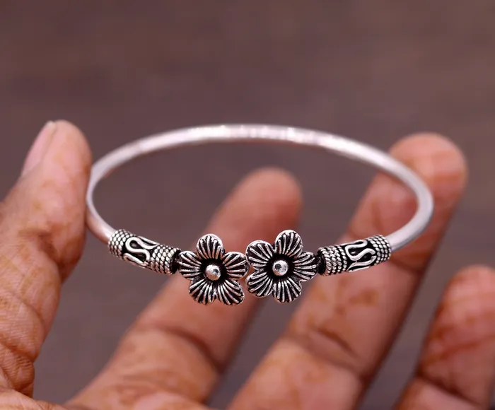 Bracelets TRIBAL ORNAMENTS Excellent handmade flower shape design 925 sterling silver gorgeous bangle bracelet kada tribal gifting jewelry nsk154