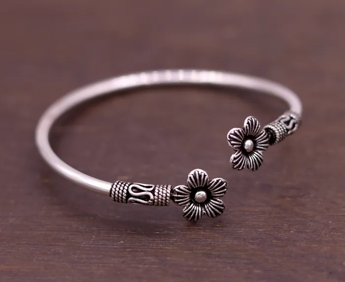 Bracelets TRIBAL ORNAMENTS Excellent handmade flower shape design 925 sterling silver gorgeous bangle bracelet kada tribal gifting jewelry nsk154