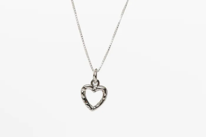 DLUX Necklaces Mended Heart