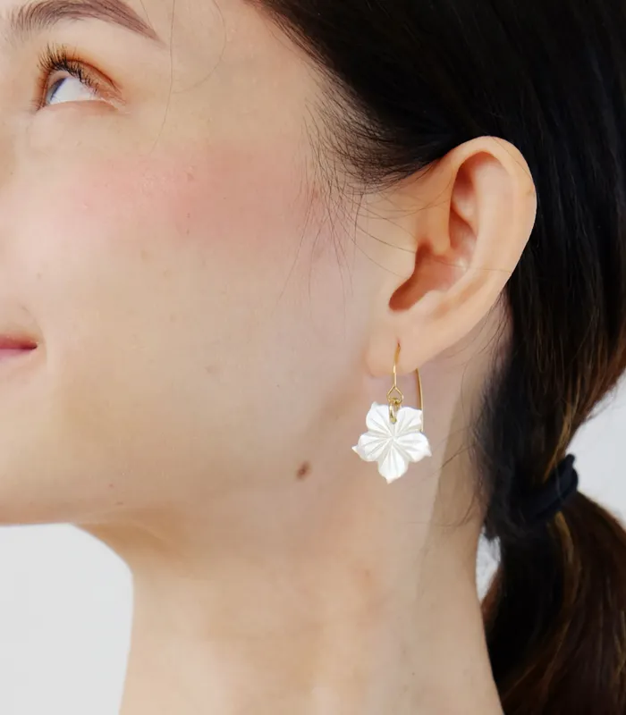 Earrings Lily Jewelry Eva Earrings in Mother of Pearl