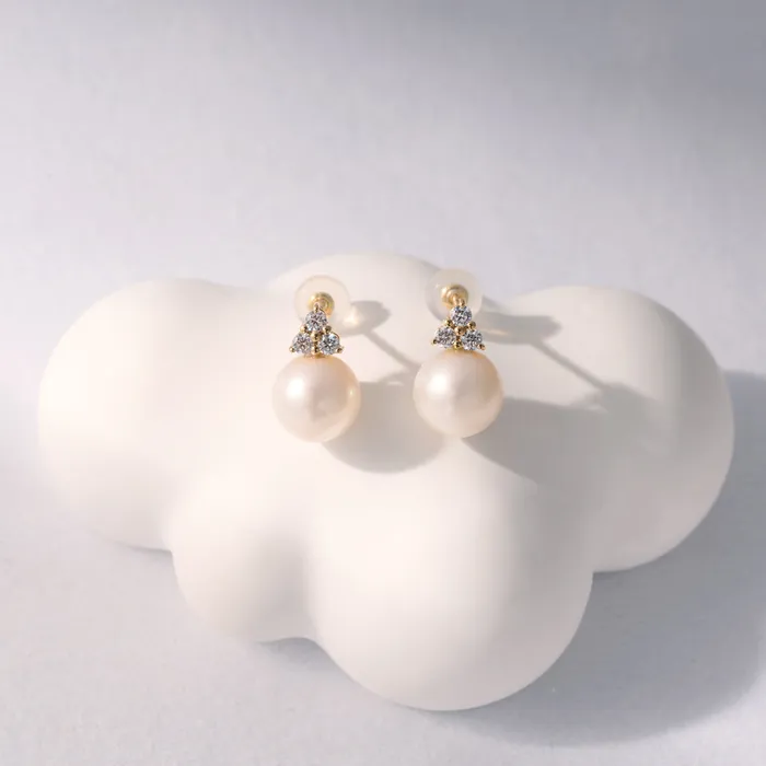 Earrings Pearly Lustre 18K Solid Gold Top Grade Freshwater Pearl Earrings KE00199