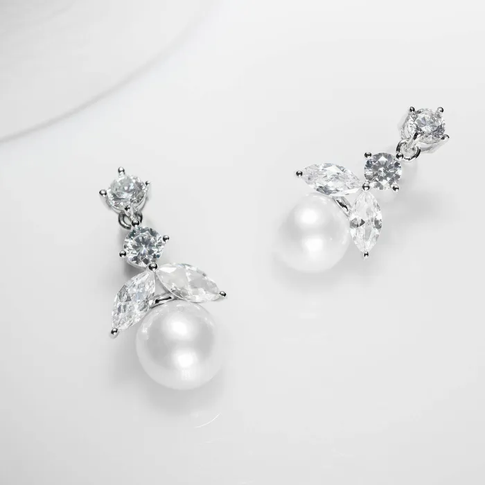 Earrings Pearly Lustre Elegant Freshwater Pearl Earrings WE00054