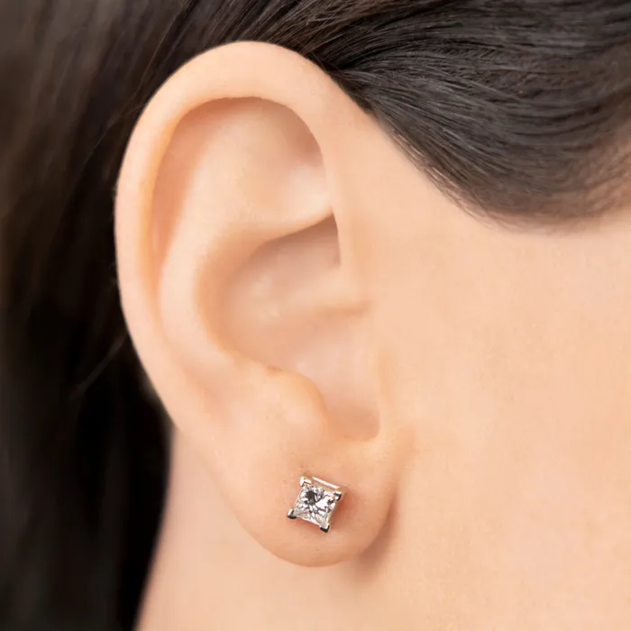Earrings STORE 5a PreOwned Princess Cut Diamond Screwback Stud Earrings