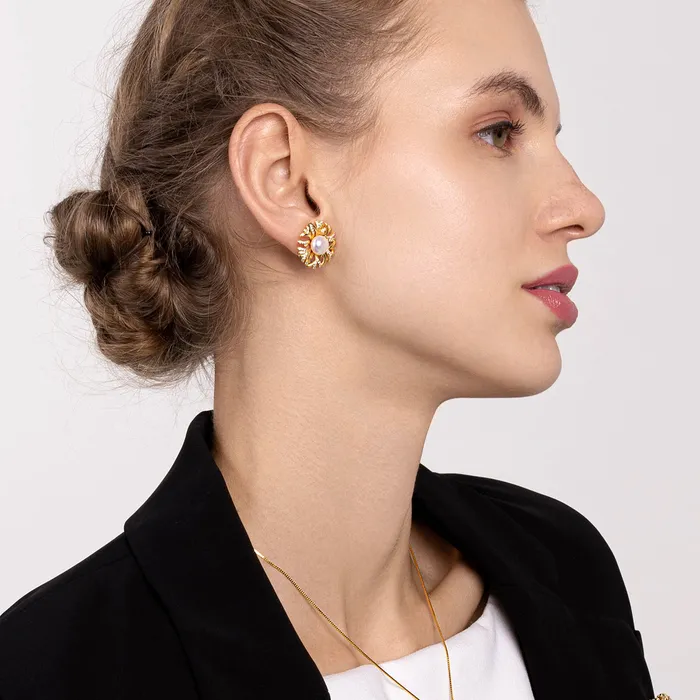 Elegant Freshwater Pearl Earrings WE00281 GARDENS Pearly Lustre Earrings