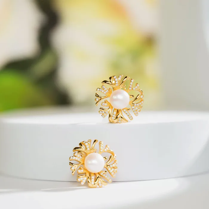 Elegant Freshwater Pearl Earrings WE00281 GARDENS Pearly Lustre Earrings