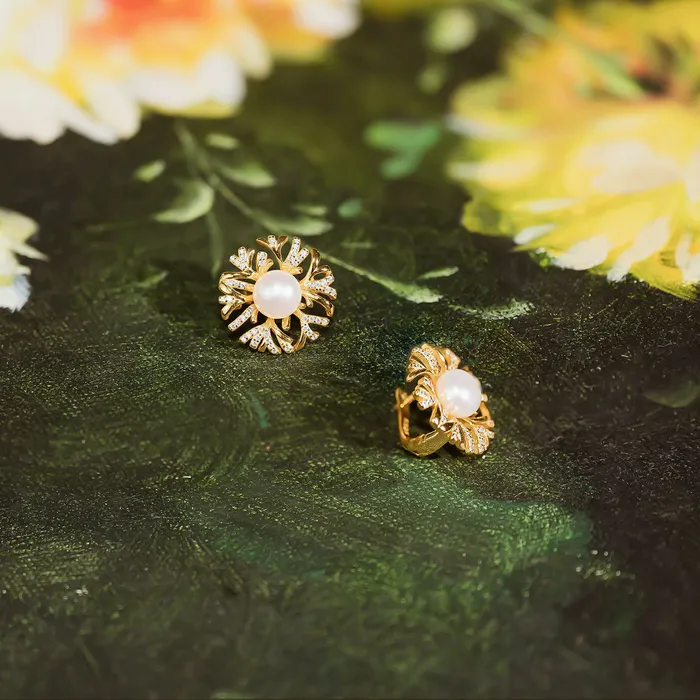 Elegant Freshwater Pearl Earrings WE00281 GARDENS Pearly Lustre Earrings