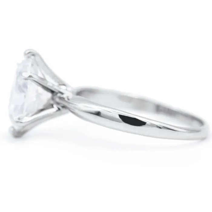 Fire Brilliance Rings Oval First Crush FAB Moissanite 6 Prongs FANCY Solitaire Ring