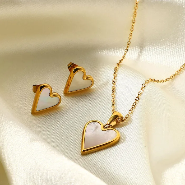 Jewelvers Necklaces 18K GoldFilled Shell Necklace Jewelvers Necklaces 18K GoldFilled Shell Necklace
