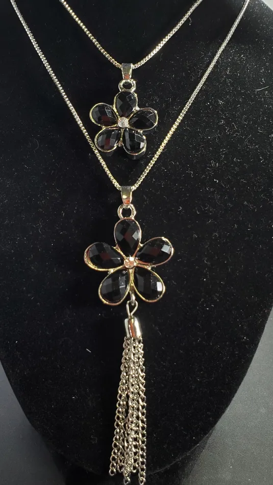 N1407 Silver Black Gemstone Flowers with Tassel Necklace with FREE Earrings polly Necklaces N1407 Silver Black Gemstone Flowers with Tassel Necklace with FREE Earrings polly Necklaces