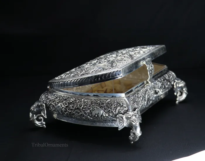 Necklaces 925 sterling silver Vintage nakshi work design handmade dry fruit box candy box jewelry box best brides gift corporation gift box06 TRIBAL ORNAMENTS Necklaces 925 sterling silver Vintage nakshi work design handmade dry fruit box candy box jewelry box best brides gift corporation gift box06 TRIBAL ORNAMENTS
