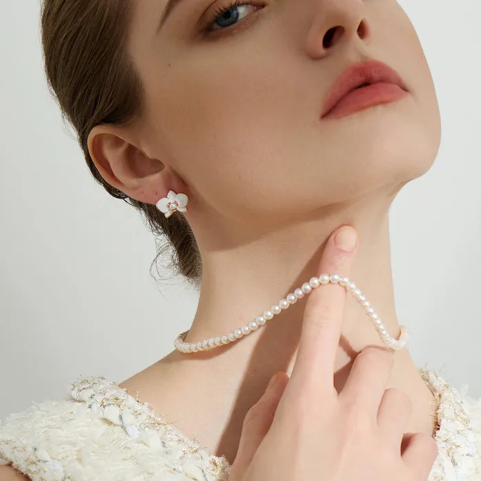 Necklaces Pearly Lustre 18k Gold Top Lustre Akoya Pearl Necklace KN00219