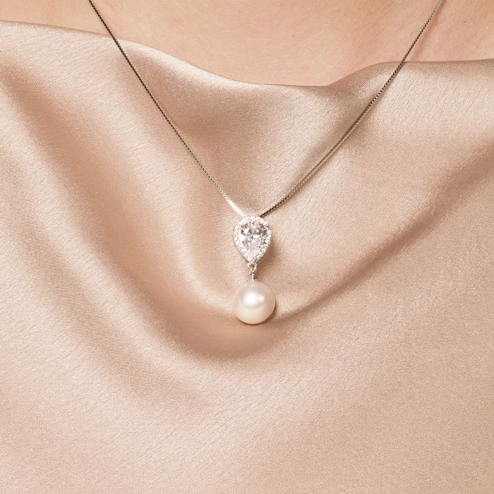 Necklaces Pearly Lustre Elegant Edison Pearl Necklace WN00481