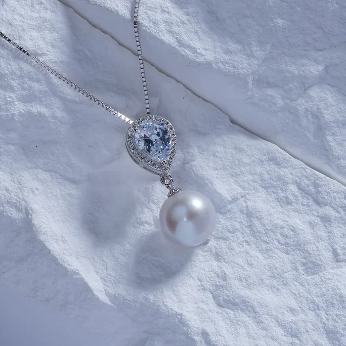 Necklaces Pearly Lustre Elegant Edison Pearl Necklace WN00481