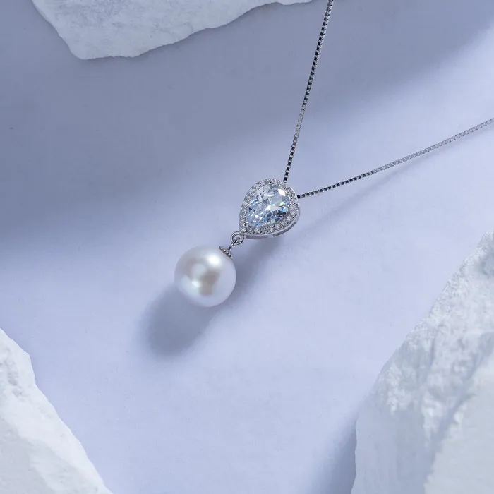 Necklaces Pearly Lustre Elegant Edison Pearl Necklace WN00481