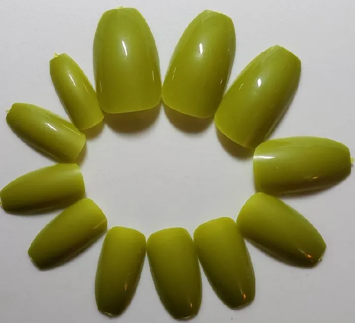 NS643 Long Plastic Ballerina Press On Nails 24 Pieces R07 Polly Earrings