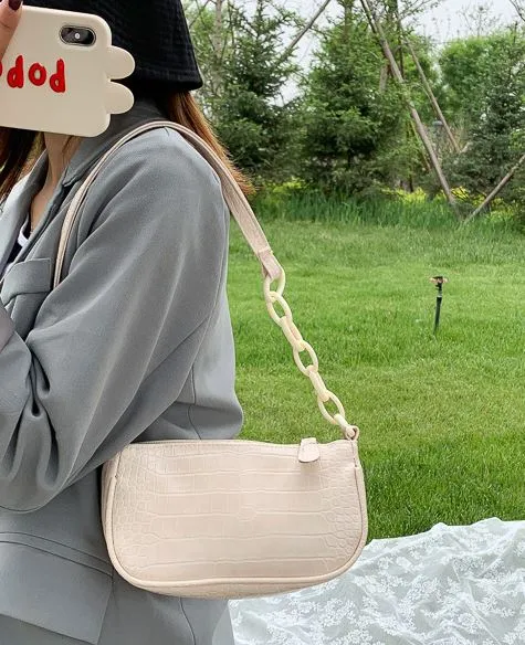 PB89 Beige Crocodile Pattern Chain Accent Purse polly Necklaces