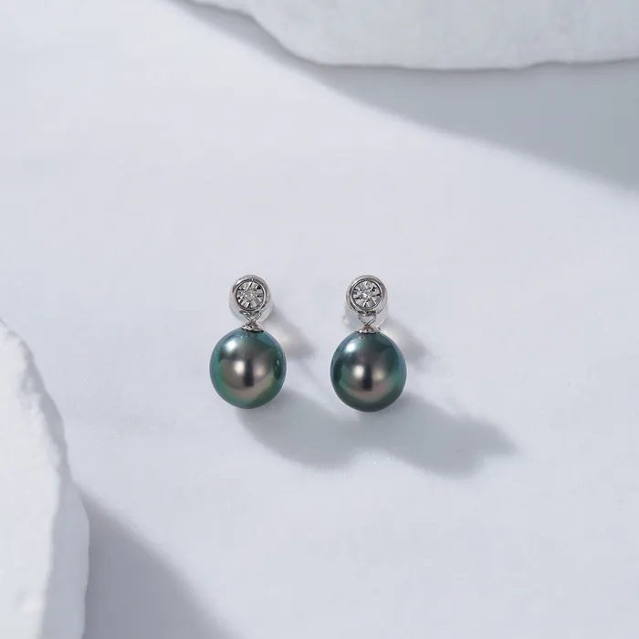 Pearly Lustre 18K Solid Gold Diamond Tahitian Pearl Earrings KE00093 Earrings