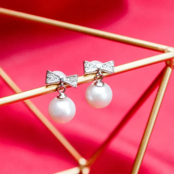 Pearly Lustre Earrings Elegant Freshwater Pearl Earrings WE00062