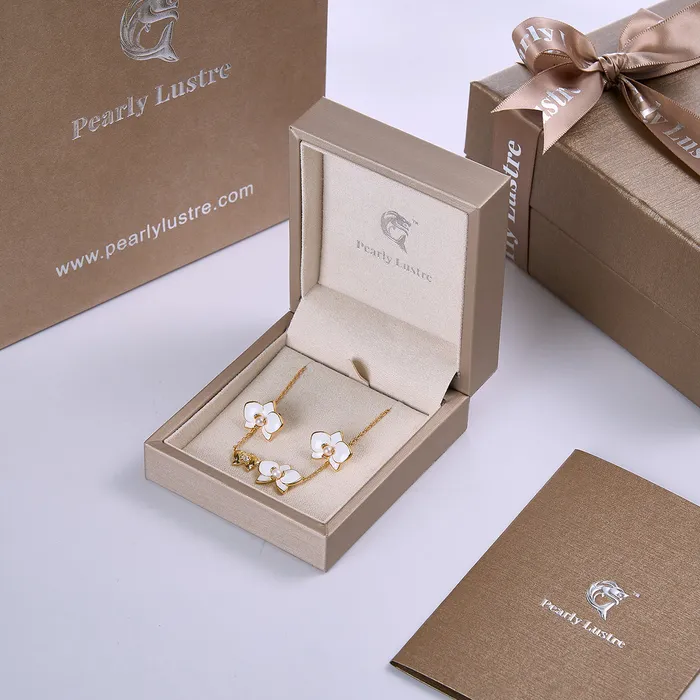 Pearly Lustre Earrings Top Grade Freshwater Pearl Earrings WE00788 ORCHID