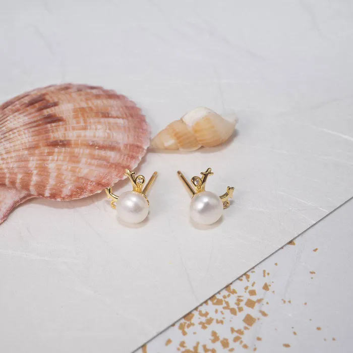 Pearly Lustre Earrings Wonderland Freshwater Pearl Earrings WE00134