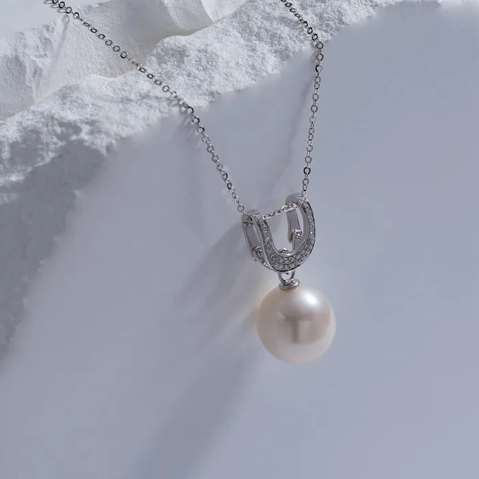 Pearly Lustre Necklaces 18K Solid Gold Diamond Australian White South Sea Pearl Necklace KN00133