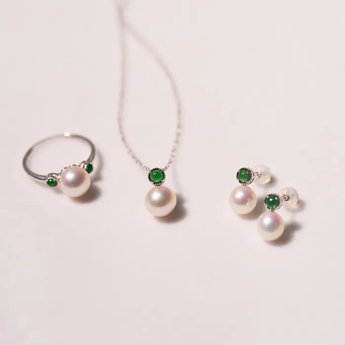 Pearly Lustre Necklaces 18K Solid Gold Top Grade Freshwater Pearl Necklace KN00261