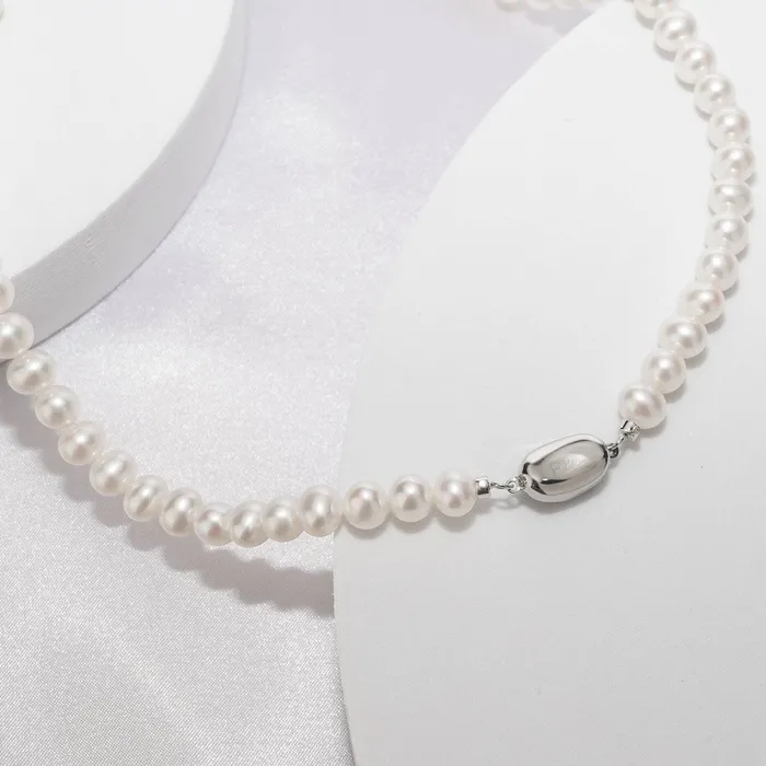 Pearly Lustre Necklaces Top Lustre White Freshwater Pearl Necklace WN00192