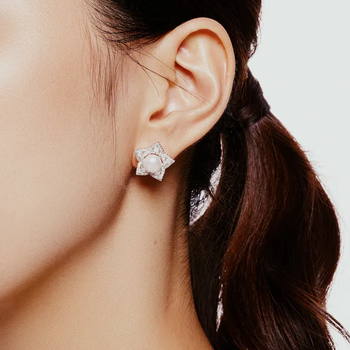 Pearly Lustre Ocean Star Freshwater Pearl Earrings WE00086 Earrings